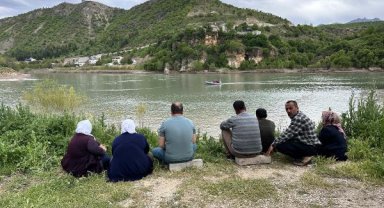 Munzur Çayı'na uçan araçtaki amca yeğen 17'nci günde aranıyor