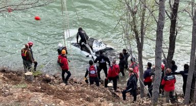 Munzur Çayı'na uçan otomobil, 11'inci günde su altı kamerasıyla bulundu