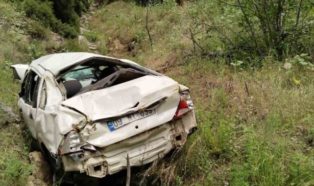 Nazilli'de otomobil şarampole devrildi: 2 ölü