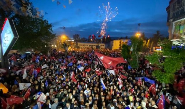 Niğde'de seçim kutlaması