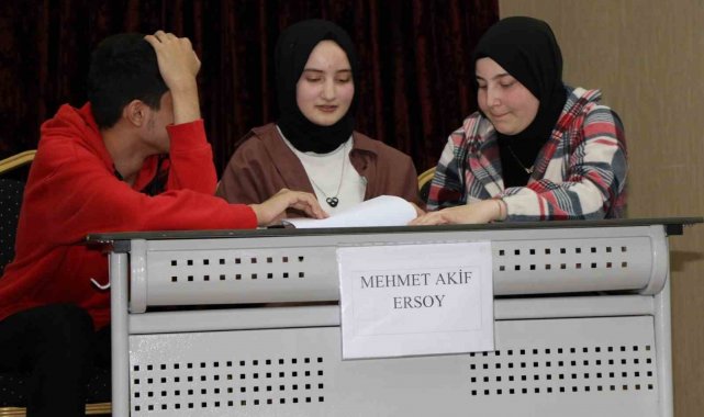 Öğrenciler bilgi yarışmasında ter döktü