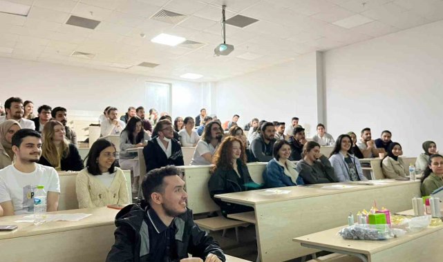 Öğrenciler güncel ölçü materyalleri ve ölçü alma tekniklerini öğrendi