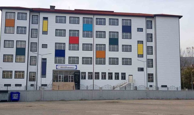 Okulun asansör halatı koptu, öğretmenler yaralandı