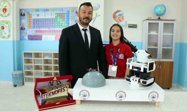 Omurilik felci hastaları için geliştirdikleri proje ile TEKNOFEST'te Türkiye birincisi oldular