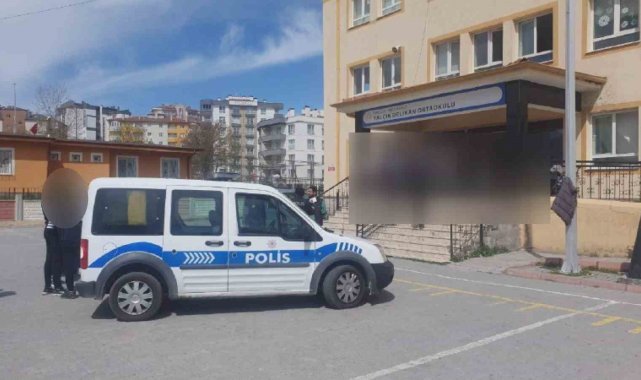 Ortaokul öğrencisi para istediği kız öğrenciyi bıçakladı