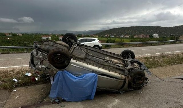 Otomobil refüje devrildi; sürücü öldü, eşi ağır yaralı