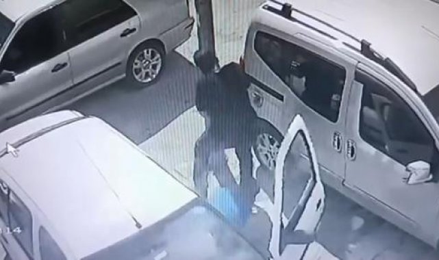 Otomobilin hava yastığı kendiliğinden patladı; o anlar kamerada