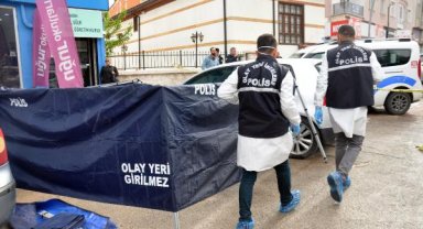 Otomobilinin içinde ölü bulundu
