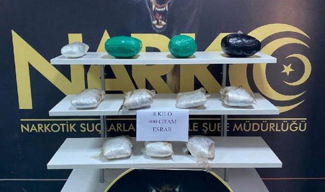 Otomobilinin stepne ve ses sisteminden 8 kilo esrar çıktı, 'İçmek için toplu satın aldık' dedi
