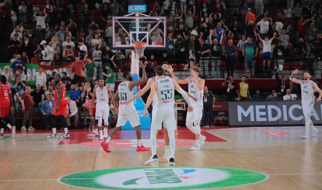 Pınar Karşıyaka, Büyükçekmece Basketbol deplasmanında