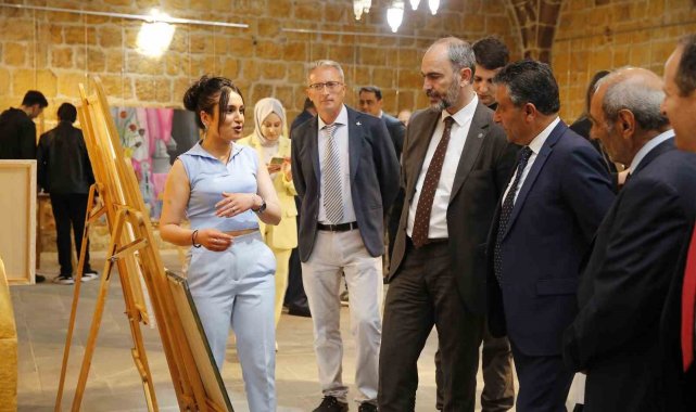 "Bayburt'un Tarihi ve Medeniyeti" Bayburt Üniversitesi öğrencilerinin tuvallerinde yeniden canlandı