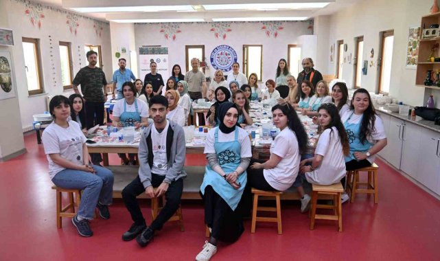 "Sanata Dönüşen Motifler" projesi Türk Kültürel mirası geleceğe taşınıyor