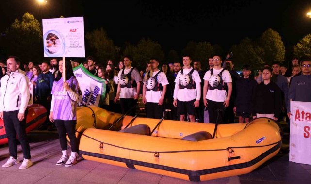 Rafting Türkiye Şampiyonası kortejle ile başladı