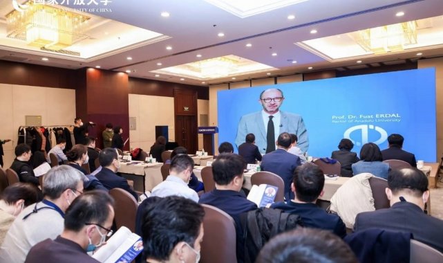 Rektör Erdal The First World Open University President Forum'a katıldı