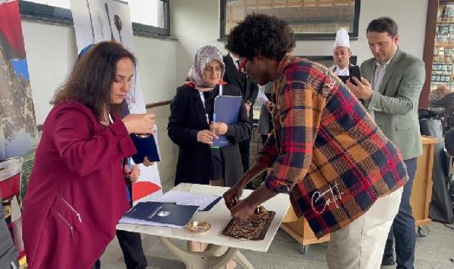 RTEÜ'lü yabancı öğrenciler en iyi çayı demlemek için yarıştı