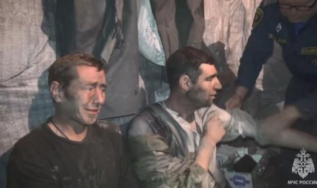 Rusya'da izinsiz kazıda çöken madenden iki kişi böyle kurtarıldı