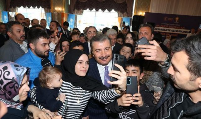 Sağlık Bakanı Fahrettin Koca Sultangazi'de engelli vatandaşlar ve engelli aileleriyle buluştu