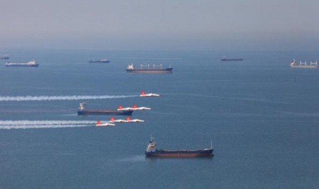 Samsun'da Türk Yıldızları'ndan prova uçuşu