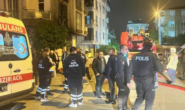 Sancaktepe'de 4 katlı binanın giriş katı alev alev yandı