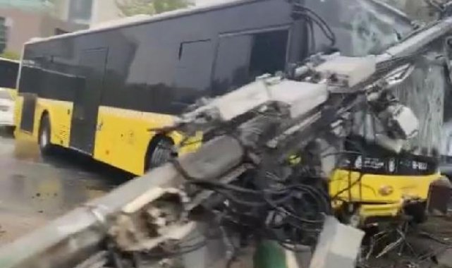 Sarıyer'de İETT otobüsü önce direğe ardından otomobile çarptı