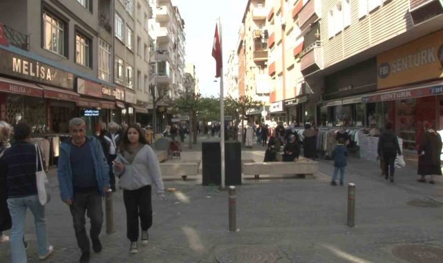 Şehit anıtına kurulan seçim standı nedeniyle tartışma çıktı: CHP'lilerin saldırdığı vatandaş isyan etti
