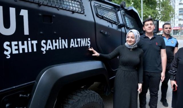 Şehit polisin adı verilen zırhlı araç evine getirildi; ailesi duygulandı