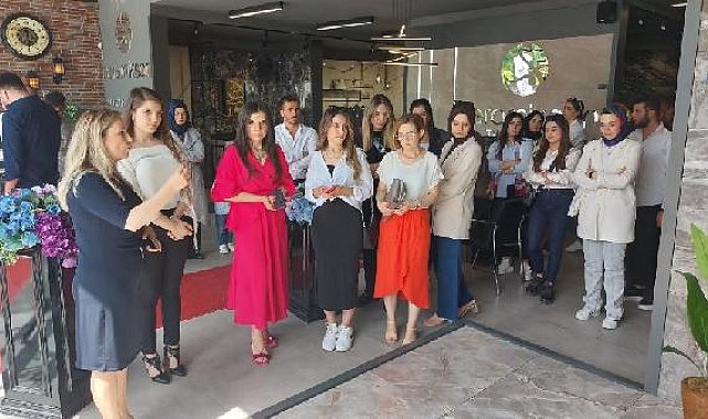 Seramik markası Dünya İç Mimarlar Günü'nü 'yaza merhaba' lansmanıyla kutluyor