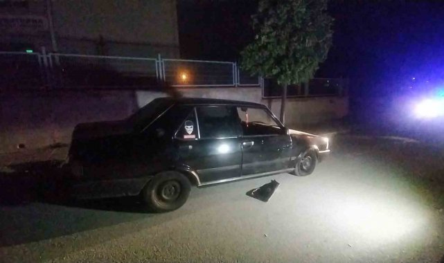 Seyir halindeki araç kurşunlandı