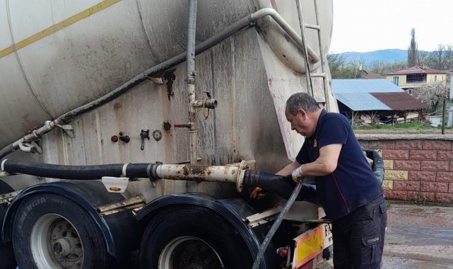 Seyir halindeki beton tankerinde çıkan yangın söndürüldü