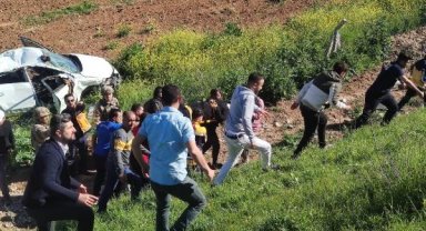 Siirt'te otomobil şarampole devrildi: 4 yaralı