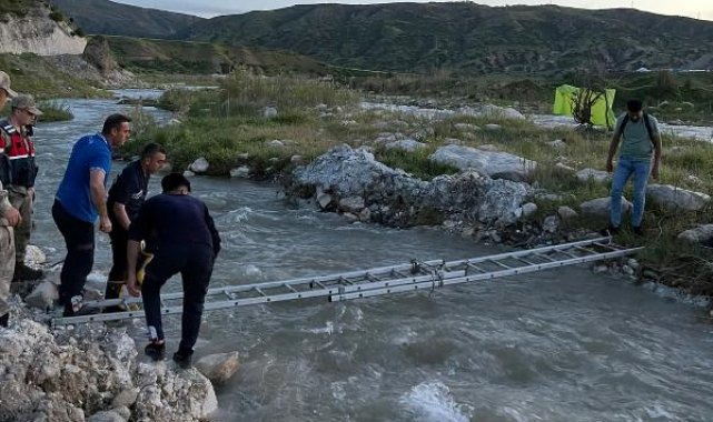 Siirt'te suyun yükselmesiyle oluşan adacıkta mahsur kaldılar