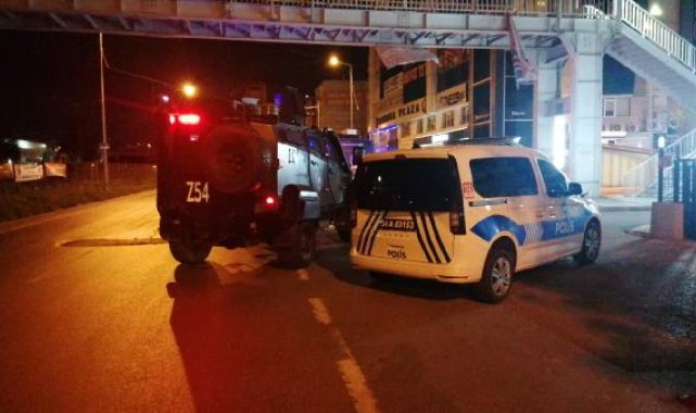 Silivri'de CHP'nin seçim aracı yandı