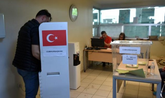 Sınır kapılarında oy kullanma işlemi devam ediyor