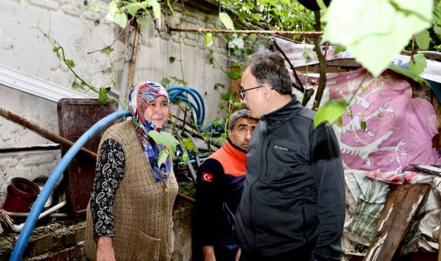 Su basan evlerde tahliye çalışmaları devam ediyor