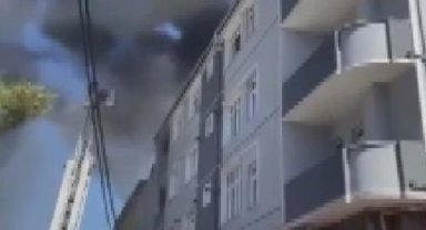  Sultanbeyli'de apartmanın çatısında yangın -1