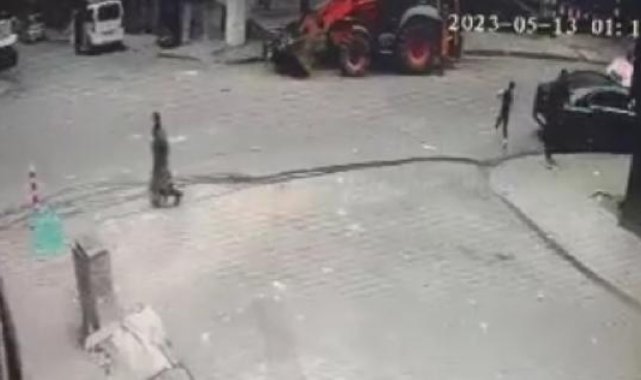 Sultangazi'de koşarak yola fırlayan çocuğa hafif ticari araç çarptı