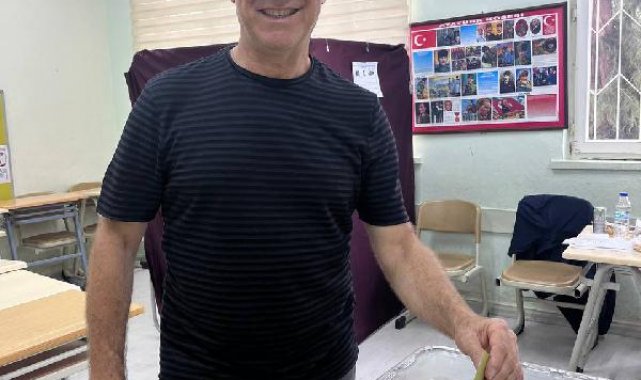 Sümer Ezgü, oyunu Antalya'da kullandı