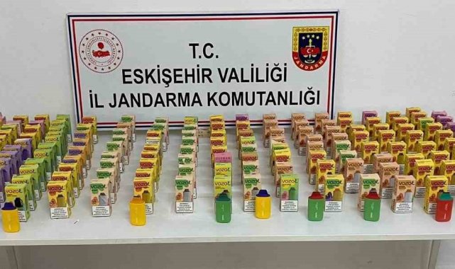 Şüpheli şahsın aracında 168 adet kaçak elektronik sigara ele geçirildi