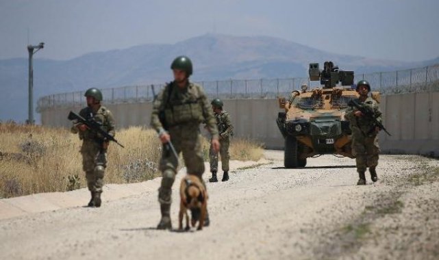 Suriye'den Türkiye'ye geçmeye çalışan 1'i PKK'lı, 12 kişi yakalandı