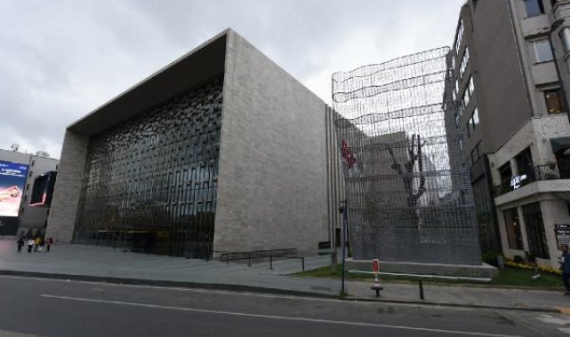 Taksim Meydanı'nda 'İsimsiz Heykel' tartışması