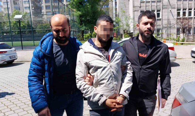 Tartıştığı genci sırtından bıçakladı