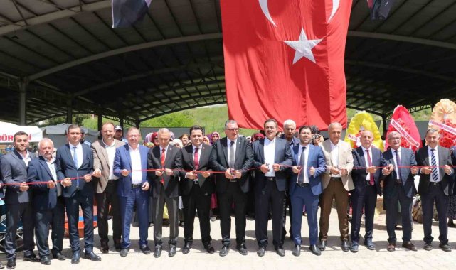 Taşova'nın yeni kapalı pazaryeri açıldı