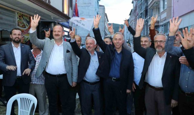 Taşovalılar seçim sonuçlarını kutladı