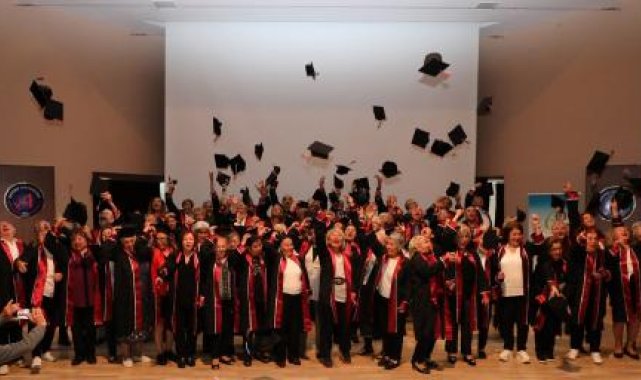 Tazelenme Üniversitesi'nden 82 öğrenci mezun oldu