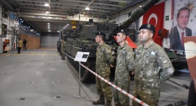 TCG Anadolu İzmir'de