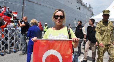 TCG Anadolu İzmir'de
