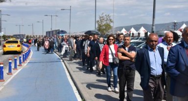 TCG Anadolu'ya İzmir'de yoğun ilgi