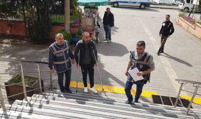 Tedavi için hastaneye gidince yakayı ele verdi