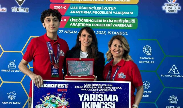 TEKNOFEST'te Çiğli Karşıyaka Aydoğan Yağcı Bilim ve Sanat Merkezi'ne ödül
