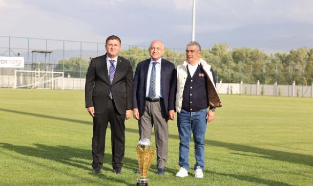 TFF Başkanı Mehmet Büyükekşi, akademi ziyaretlerine Iğdır FK ile devam etti